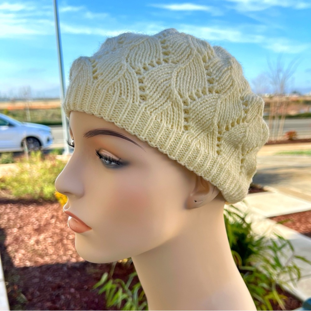 💡POP HEADWEAR Ivory Knit Beanie